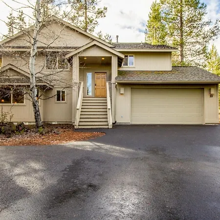 Poplar 33 Villa